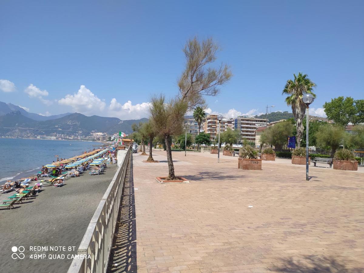 B & B Civico 6 Rooms Salerno Eksteriør bilde