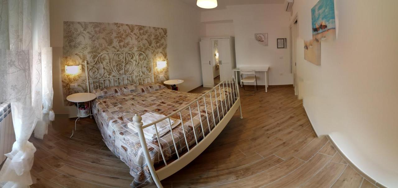 B & B Civico 6 Rooms Salerno Eksteriør bilde