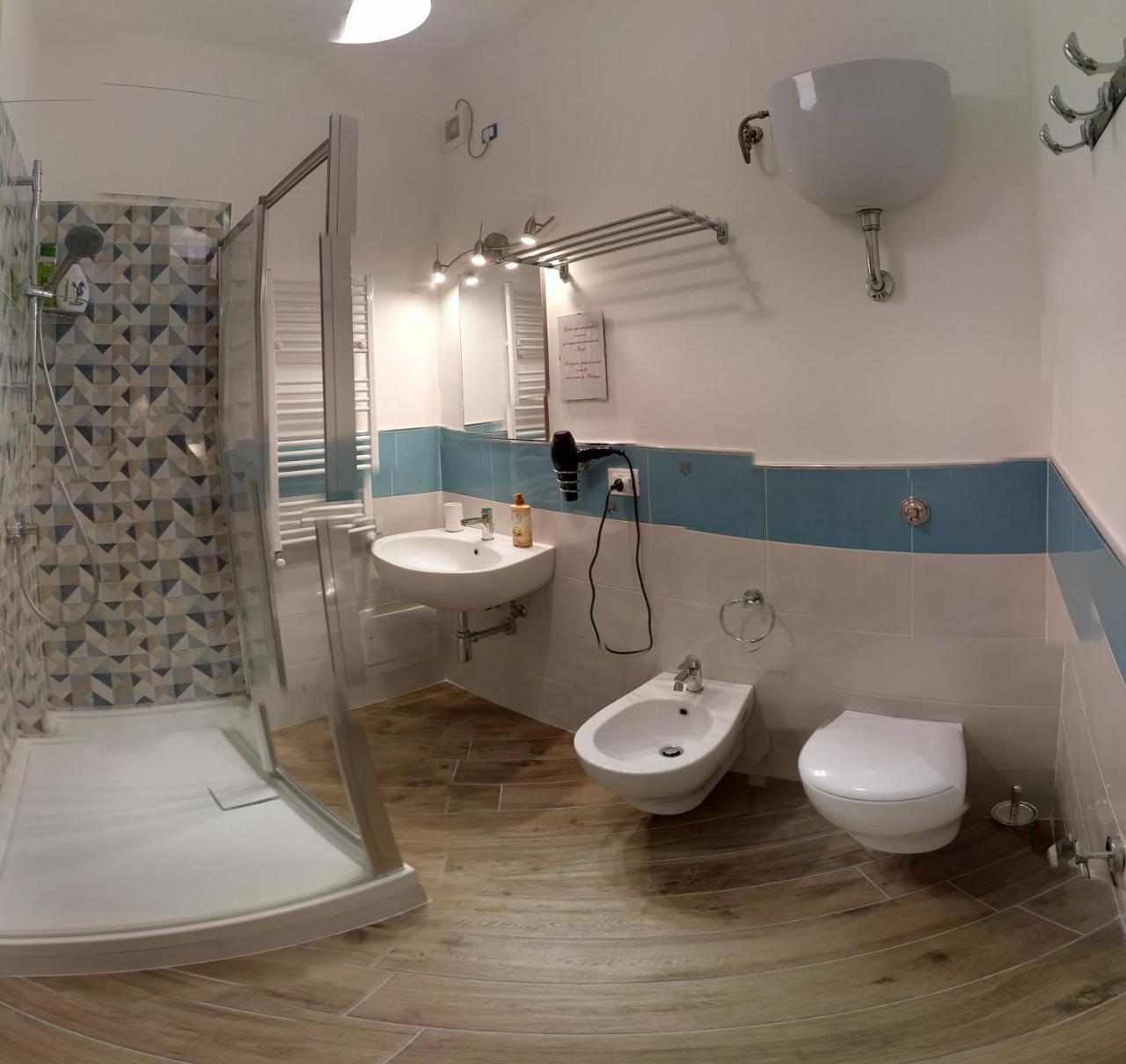B & B Civico 6 Rooms Salerno Eksteriør bilde